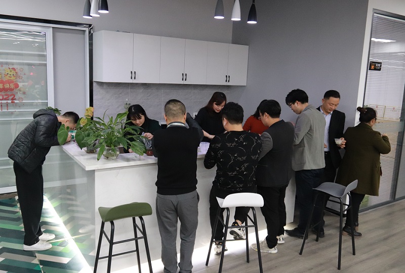 冬至湯圓餃子情，華邦瀛溫暖一家親