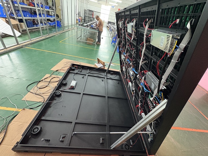 戶(hù)外前翻蓋箱體led顯示屏